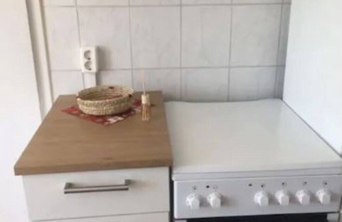 Mark Landin Apartment | Enjoy a Scenic Countryside Vacation with Kitchen Amenities