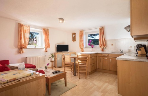 Achberg Apartment | Relaxing Countryside Escape at Apartment "Marschall"