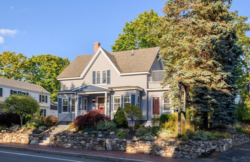 Ogunquit House | Relaxing Escape in Ogunquit with Oceanfront Views