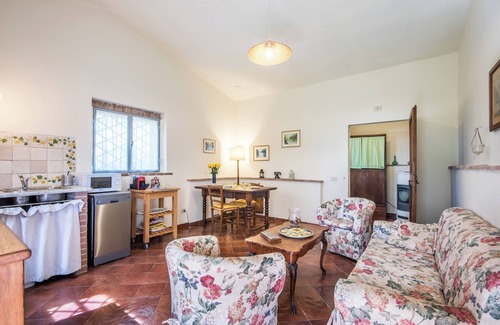 Ponte di Gabbiano House | Relax in "Limonaia": Pool, Garden & Wi-Fi for Your Getaway