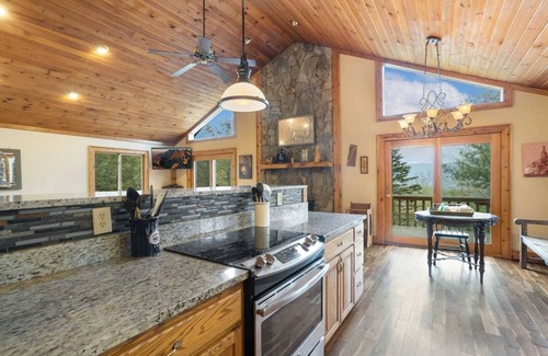 Banner Elk Cabin | Mountain Character Vacation Lodge with Pool & Spa Amenities