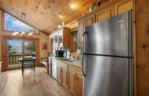 Banner Elk Cabin | Mountain Character Vacation Lodge with Pool & Spa Amenities