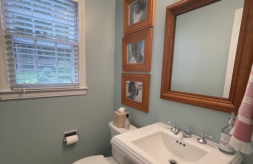 Madison House | Family-Friendly Getaway Near Beaches and Town with Breakfast