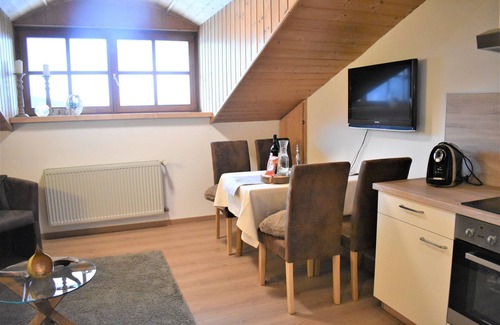 Silberberg Apartment | Sunny Side Getaway with Kitchen Amenities for Relaxing Stays