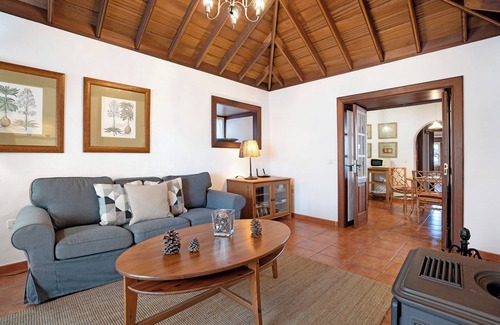 Las Indias House | Relaxing Getaway at Casa Rural La Caldera with Pool & Ocean View