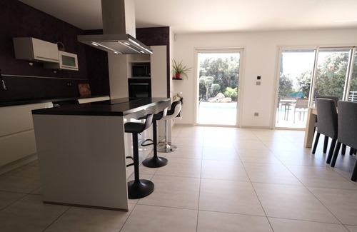 Aureille Villa | Modern Villa with Heated Pool in Aureille - Guest Rated 8.8