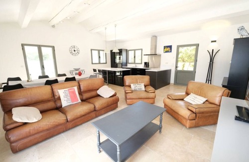 Aureille Villa | Relaxing Vacation Rental with Heated Pool Near Aureille