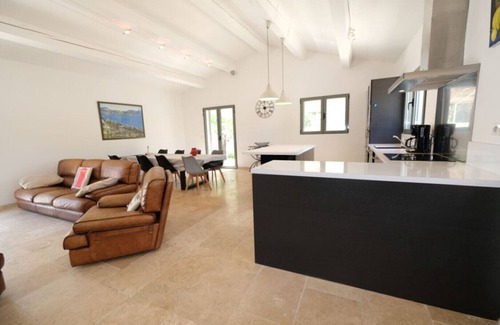 Aureille Villa | Relaxing Vacation Rental with Heated Pool Near Aureille