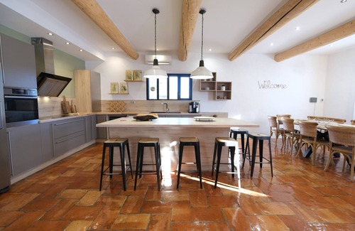 Aureille Villa | Elegant Villa with Heated Pool in Aureille - 9/10 Rated