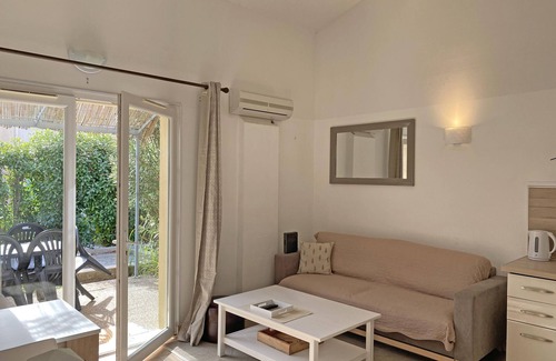 Mouries Condo | Inviting Gîte with Heated Pool in the Heart of Alpilles