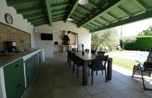 Moules Villa | Inviting Vacation Rental with Pool Near Arles for 8 Guests