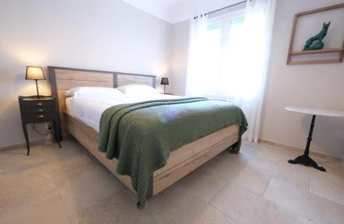 Moules Villa | Inviting Vacation Rental with Pool Near Arles for 8 Guests