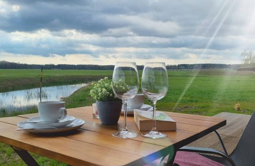 Quitzdorf am See Apartment | Comfortable Vacation Room Hecht-Kammer with Kitchen Access