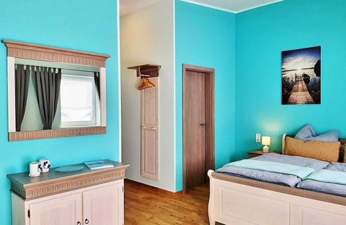 Elsterheide Other | Top-Rated Seeman Vacation Room with Kitchen & Breakfast