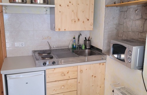 Fondo House | Pet-Friendly Vacation Room in Scenic Fondo for Your Retreat