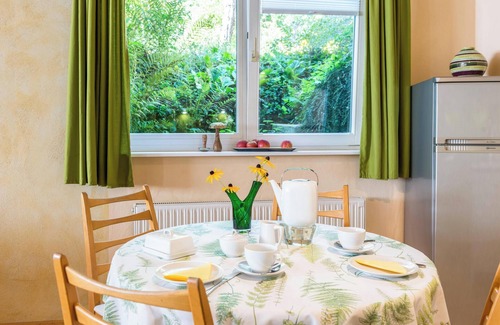 Ueberlingen Apartment | Guest Favorite: Vacation Studio "Grünspecht" with Garden & Wi-Fi