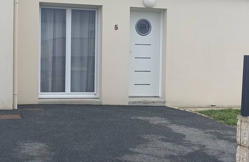 Chateau-Malo Apartment | Cozy Vacation Studio in Saint Malo with Pet-Friendly Amenities