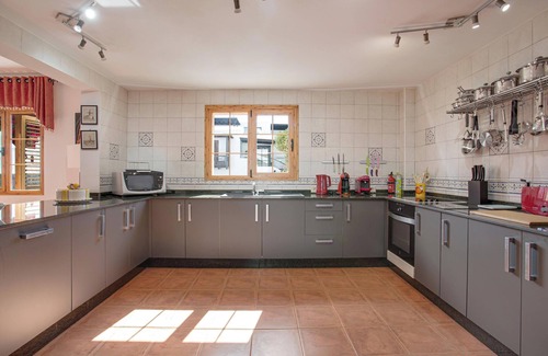 Puerto del Carmen Villa | Inviting Villa Lea with Sea View, Pool & Fast Wi-Fi