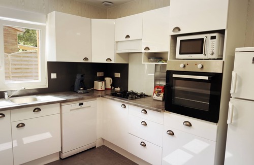 Thenon Ski Chalet | Vacation village in Périgord Noir, our chalets are ready to welcome you.