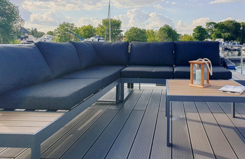 Havelsee Boat Rental | Relaxing Getaway: Floating House Retreat with Scenic Views