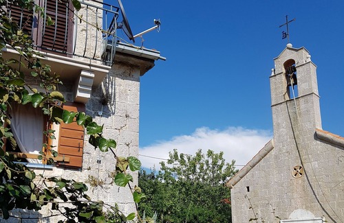 Klinci Villa | Cozy Stone House Retreat in Luśtica with Ocean Views