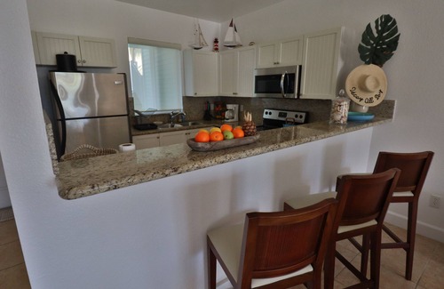 Alice Town Condo | Experience Oceanfront Bliss in Our Ideal Condo Retreat