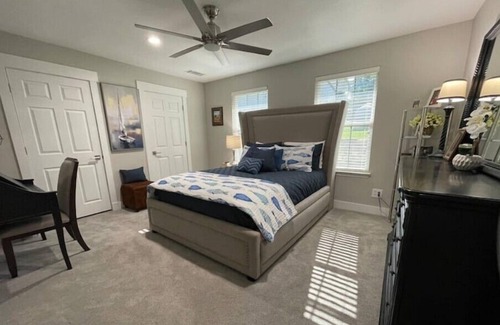 Bridgeport House | Vacay on the Lake-off of HWY 380