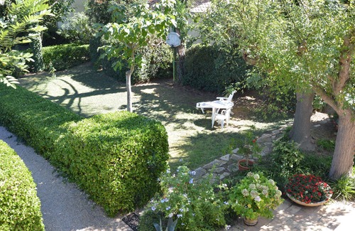 Sete Apartment | Relaxing Garden-Side Room in Sete, Steps from the Beach