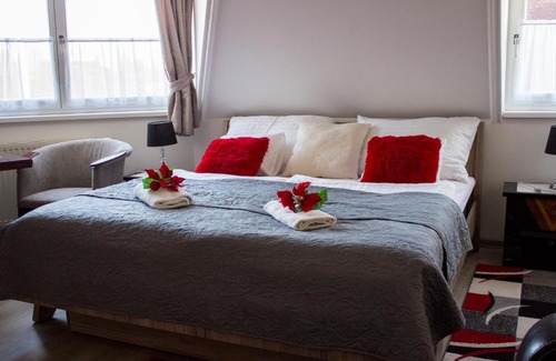 Szombathely Hotel | Cozy Vadász Panzió with Pet-Friendly Dining Options