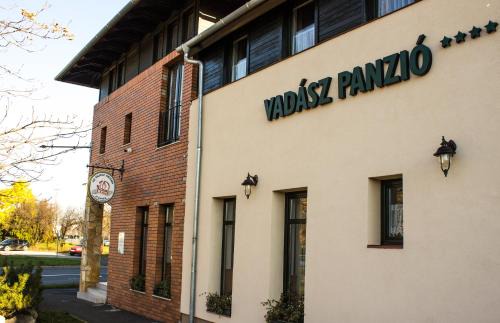 Szombathely Hotel | Cozy Vadász Panzió with Pet-Friendly Dining Options