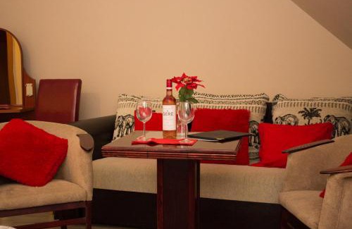 Szombathely Hotel | Cozy Vadász Panzió with Pet-Friendly Dining Options