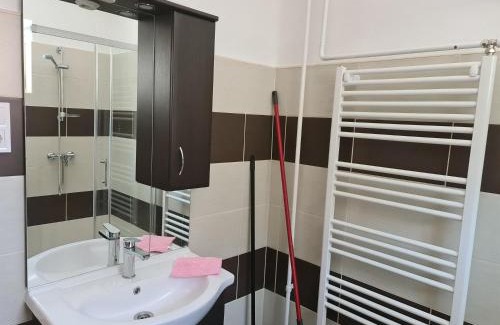 Kiskunmajsa House | Exceptional Vaddinszó lak: Family-Friendly with Kitchen