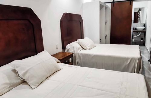 Cuatrocienegas De Carranza Hotel | Top-Rated Vagón Resort with Pool, Spa & Family Amenities