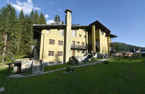 Campo Carlo Magno Apartment | Discover Vagliana Apartment: Pet and Child Friendly Retreat