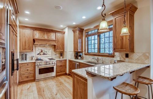 Intermountain House | Unforgettable Vail Valley Views with Hot Tub & Parking