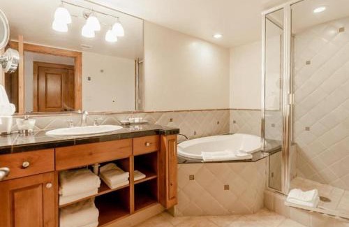 Vail Apartment | Vail Village Hotel Room With 2 Queens