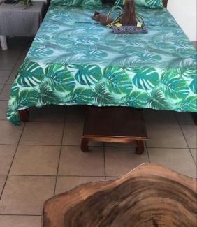 Tiputa House | Vaimoe Lodge: Pet-Friendly Paradise with Ocean Views