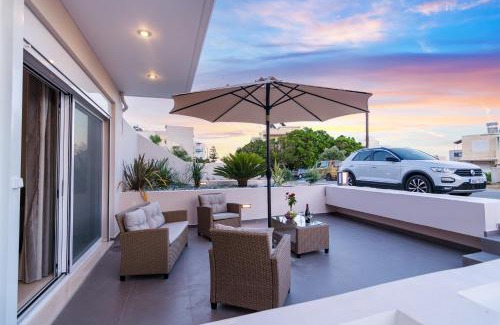 Palaiochora Apartment | Family-Friendly Vakakis Studios with Exceptional Reviews
