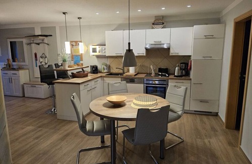 Plau am See House | Cozy Eldeufer I Apartment with Kitchen & Breakfast Amenities