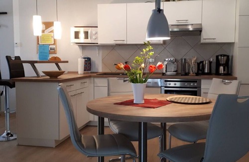 Plau am See House | Cozy Eldeufer I Apartment with Kitchen & Breakfast Amenities