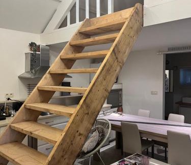 Meeuwen-Gruitrode House | Pet-Friendly Oceanfront Retreat at Vakantiehuis de Wereldburger