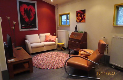 Wijk en Aalburg House | Relaxing Retreat Onder de Peppel with Sauna & Hot Tub