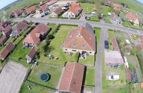 Baaiduinen House | Family-Friendly Retreat at Vakantiehuis op Terschelling