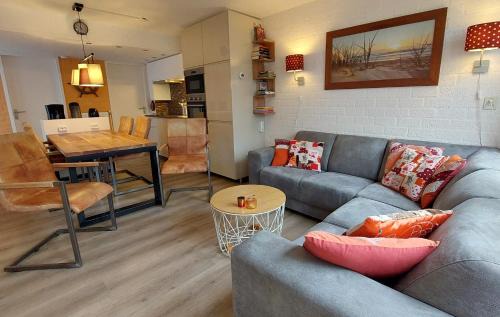 Bruinisse House | Discover Vakantiehuis Ruby: Oceanfront Oasis with Pool