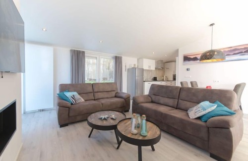 Wemeldinge House | Vakantiehuis Ruisweg 103 by Interhome