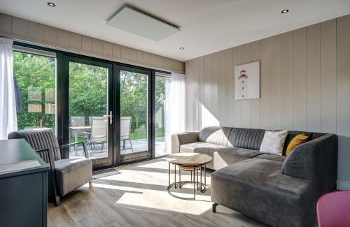 Julianadorp aan zee House | Inviting Vakantiehuis Zee: Family and Pet Friendly Getaway