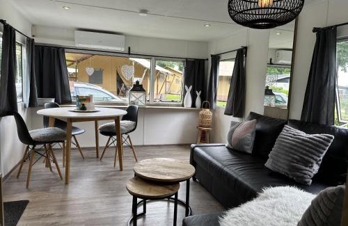 Arcen Ski Chalet | Family-Friendly Vakantiepark Klein Vink with Pools & Pets