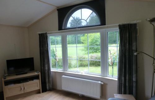 Hezingen Ski Chalet | Pet-Friendly Retreat at Vakantieverblijf Springendalsebeek