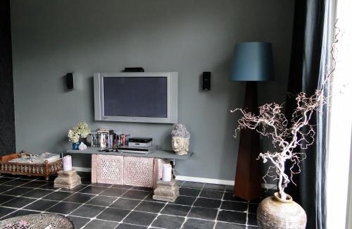 Hoevelaken House | Discover B&B De Lotus: Family-Friendly with Kitchen Access