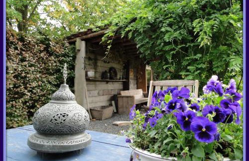Hoevelaken House | Discover B&B De Lotus: Family-Friendly with Kitchen Access